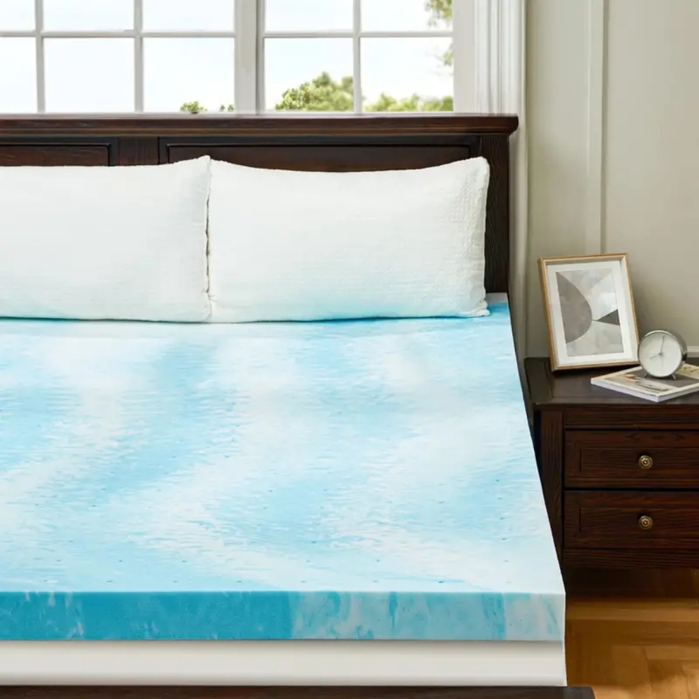 Memory Foam Mattress Cover offers a combination of comfort, cooling properties